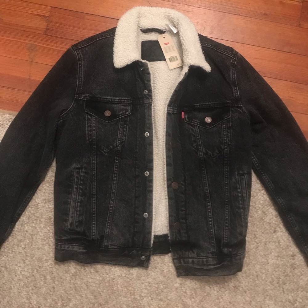 Levi Boxy Black Jean Jacket